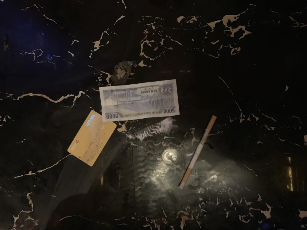 Phát hiện 21 “dân chơi” dương tính với chất ma tuý ở quán karaoke Hollywood quận Bình Tân ảnh 3