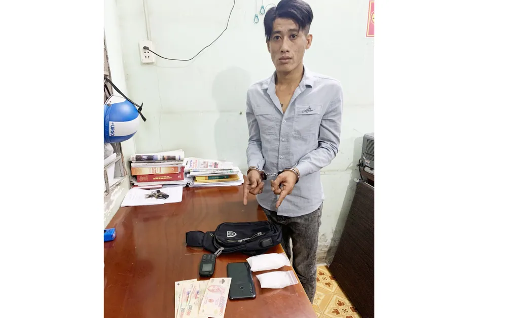 Hồng cùng tang vật lúc bị bắt