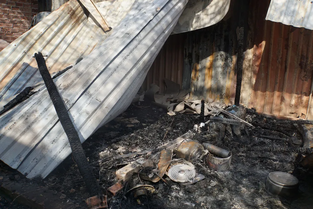 Nhiều nhà dân và hơn 10 phòng trọ ở quận 9 bị lửa thiêu rụi  ảnh 3