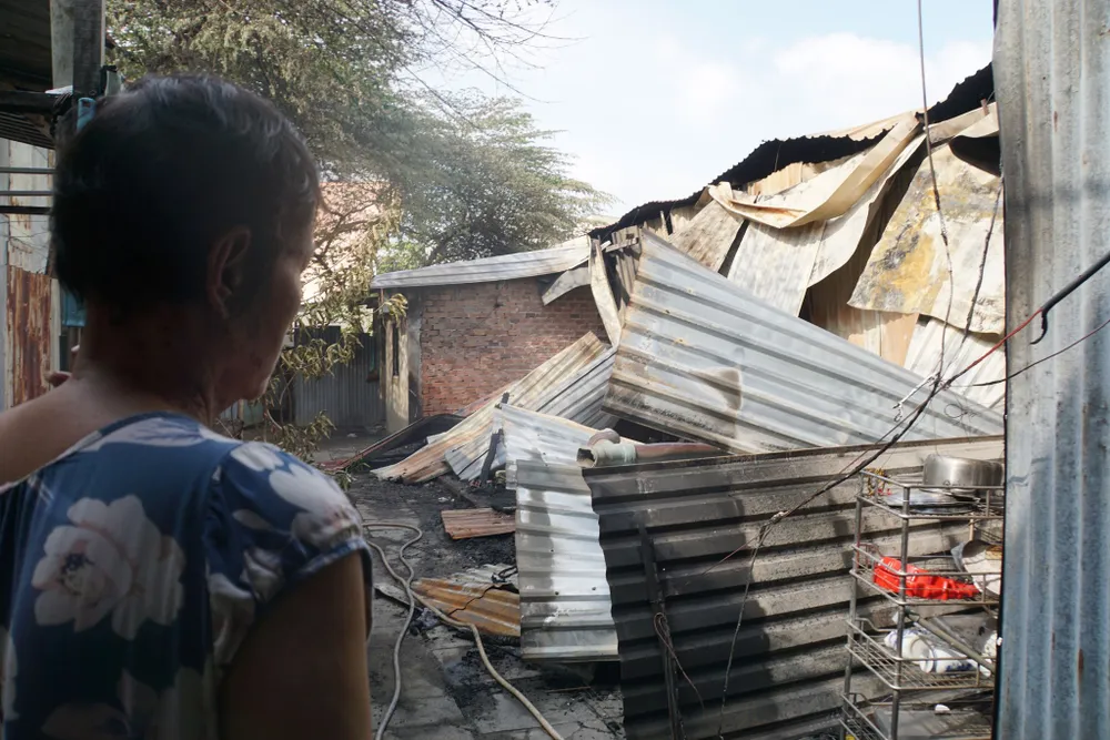 Nhiều nhà dân và hơn 10 phòng trọ ở quận 9 bị lửa thiêu rụi  ảnh 5