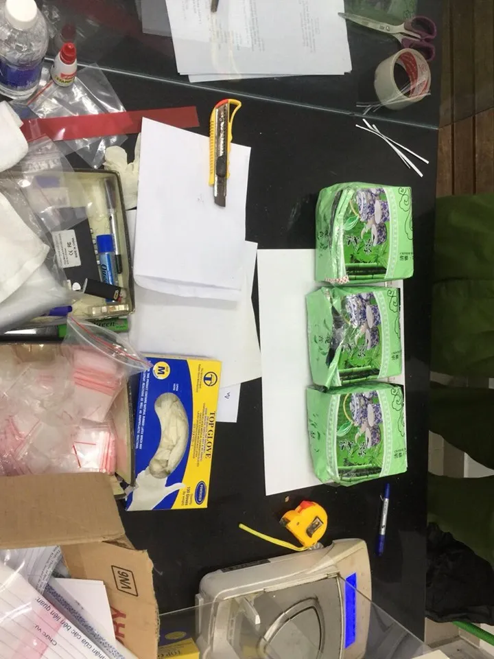 Triệt phá đường dây ma túy do nhóm người ngoại quốc điều hành ở TPHCM ảnh 4