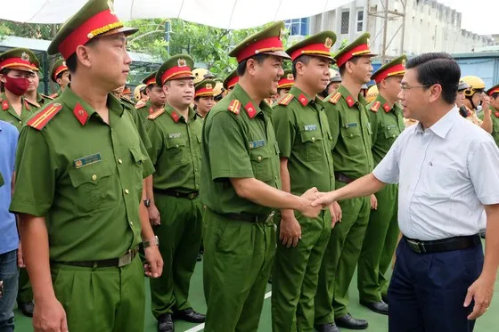 Công an TPHCM triển khai cao điểm đảm bảo an ninh trật tự trên địa bàn ảnh 9