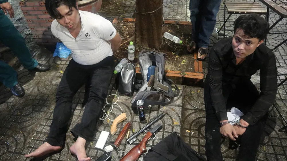 Bắt 5 đối tượng, thu súng, ma tuý trong vụ hỗn chiến nổ súng ở quận Gò Vấp ảnh 3