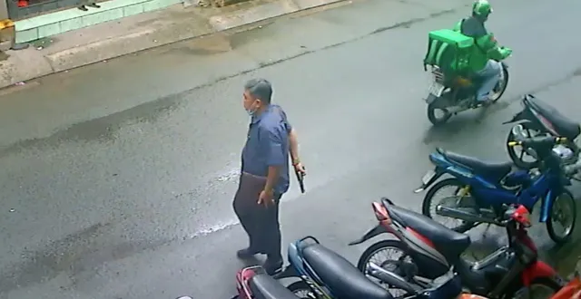 Thông tin bất ngờ vụ người đàn ông cầm vật giống súng dọa người dân ảnh 1