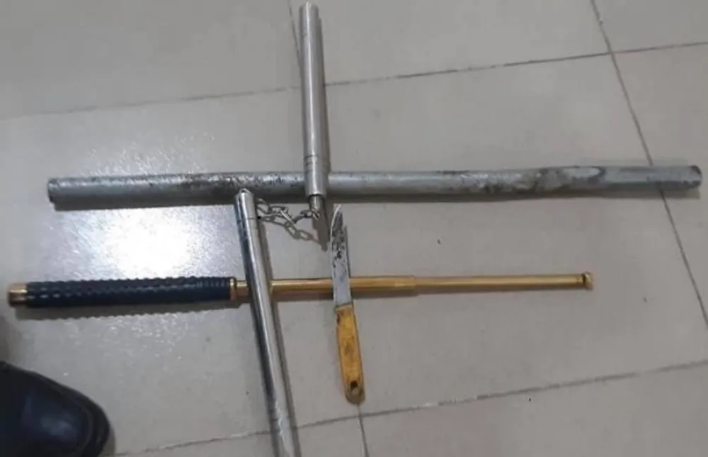 Nhóm tài xế taxi Sài Gòn đuổi đánh tài xế hãng taxi Mai Linh ảnh 1