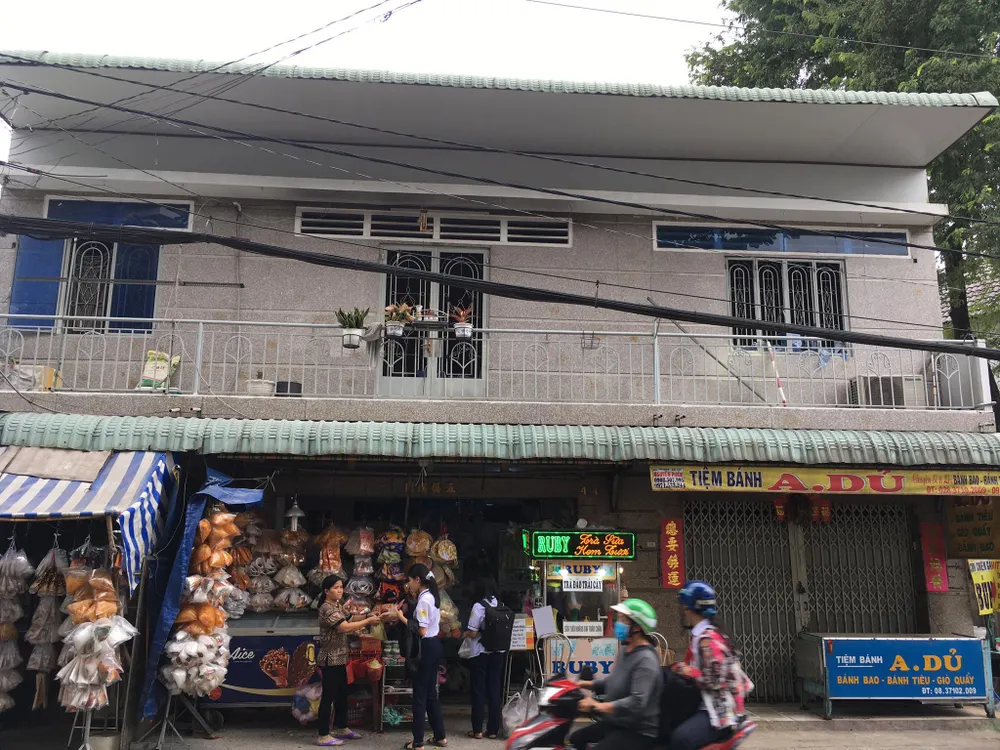 3 cha con bỏng nặng trong căn nhà bốc cháy  ảnh 1