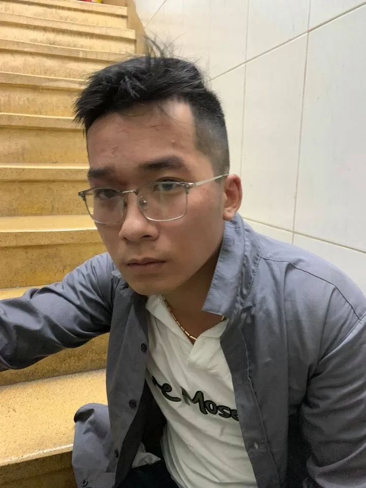 Hình sự đặc nhiệm nổ súng bắt tên cướp giật trên đường phố ảnh 1