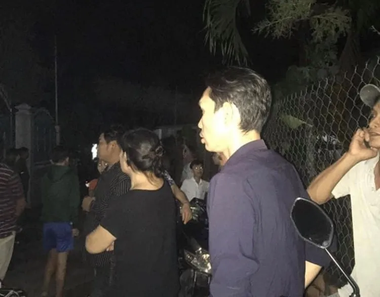 Chồng đâm chết vợ rồi treo cổ tự tử ảnh 1