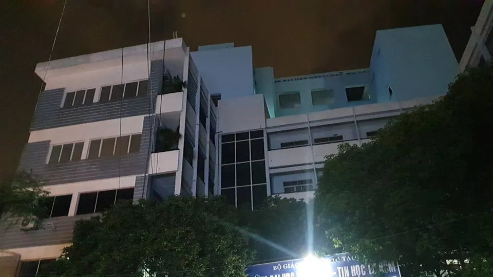 Thanh niên rơi từ tầng 6 trường Đại học Ngoại ngữ - Tin học tử vong ảnh 1