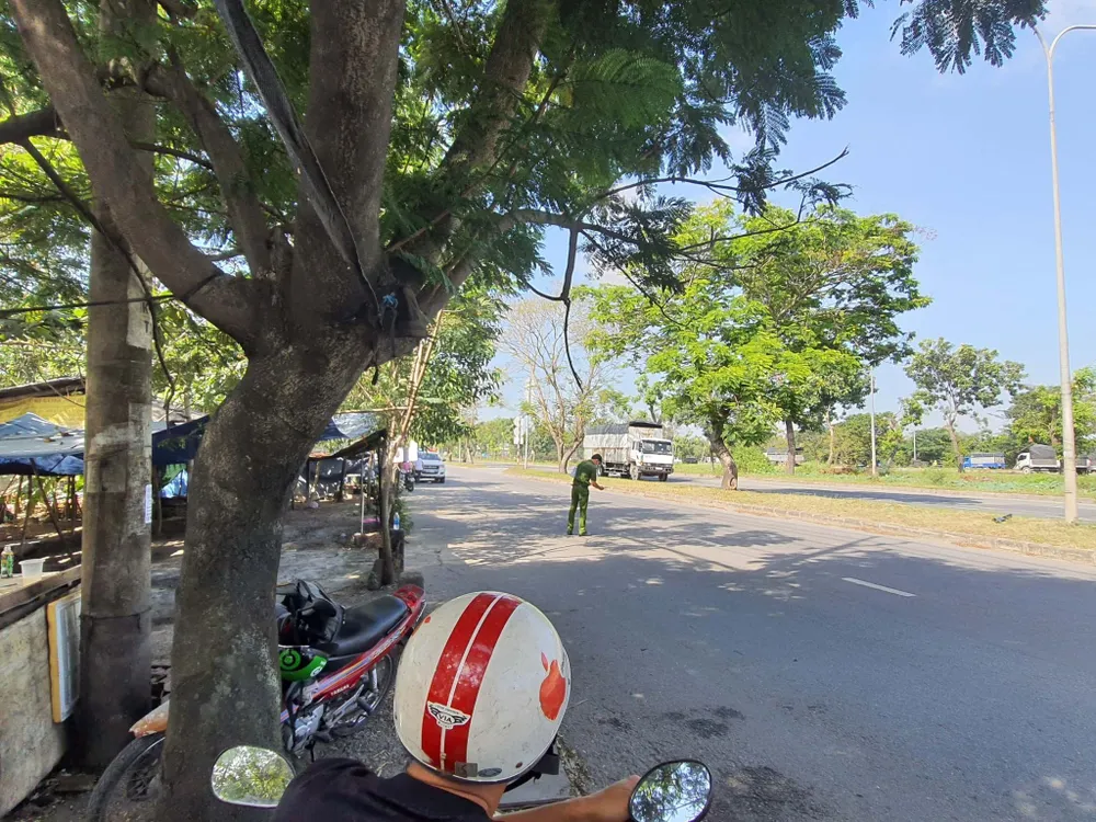 Bắt khẩn cấp hai đối tượng tấn công CSGT ở huyện Bình Chánh ảnh 3