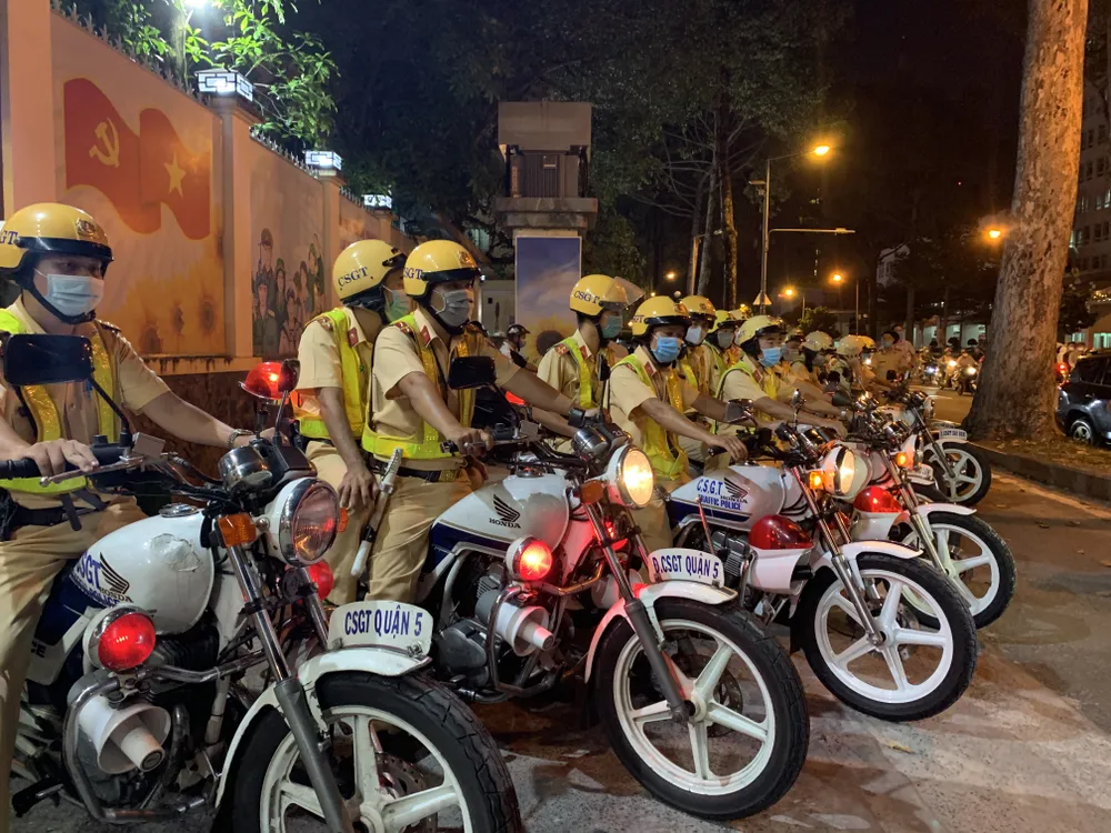TPHCM: CSGT mở cao điểm phòng, chống thanh thiếu niên tụ tập, chạy xe gây rối trật tự ảnh 4