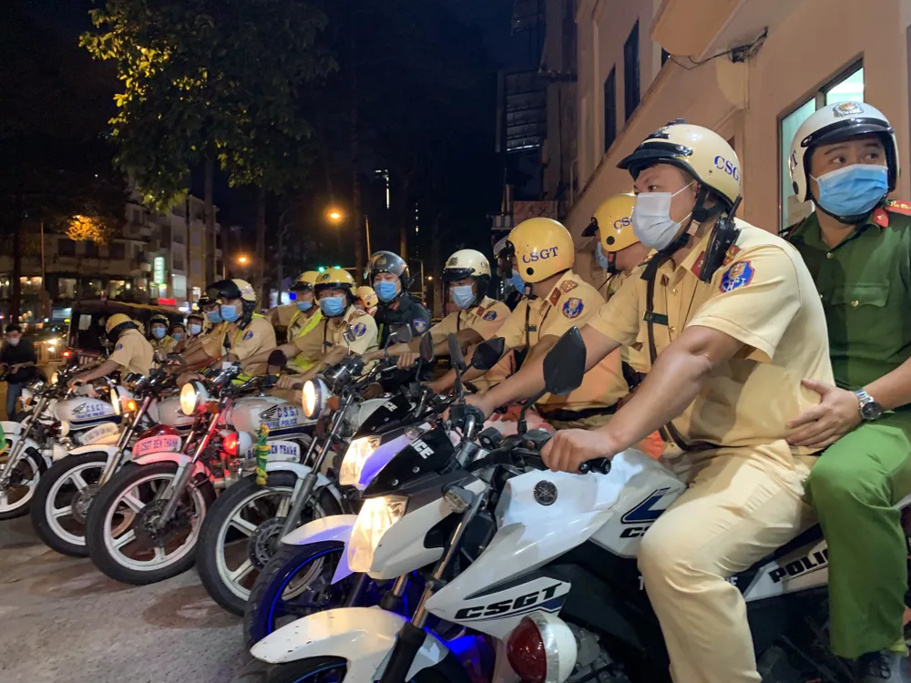 TPHCM: CSGT mở cao điểm phòng, chống thanh thiếu niên tụ tập, chạy xe gây rối trật tự ảnh 5