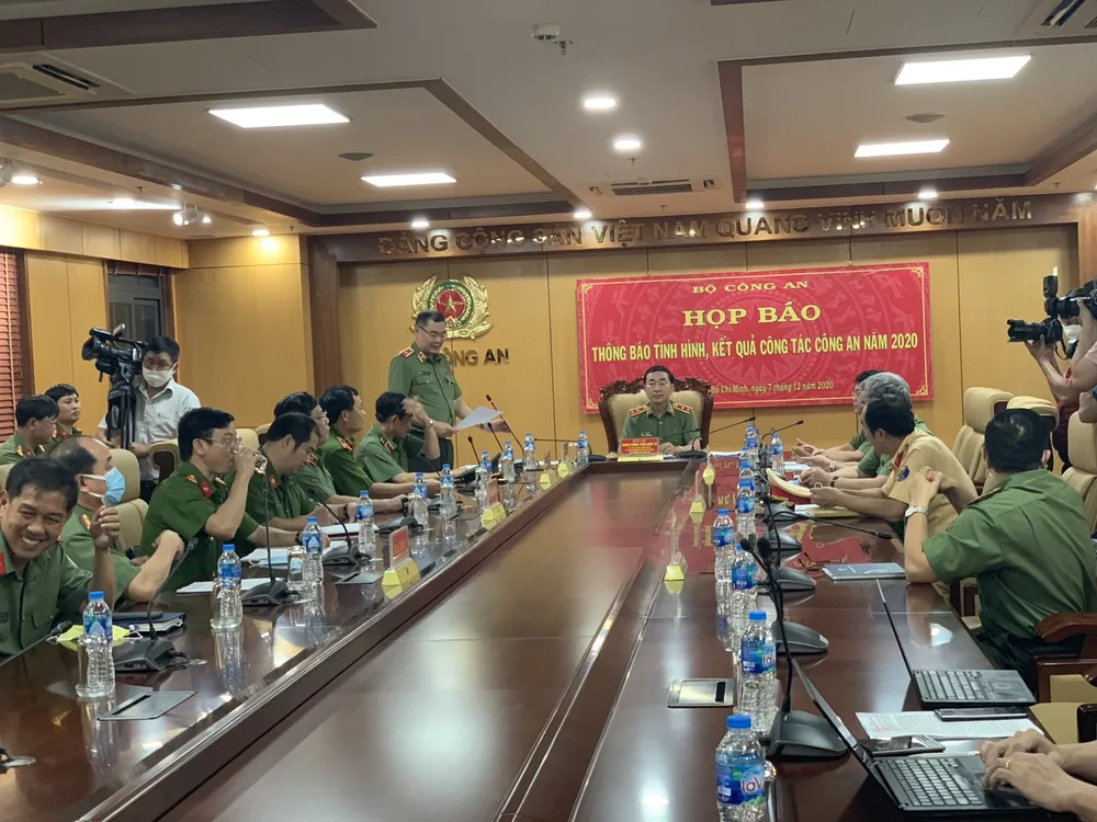 Quang cảnh buổi họp báo. Ảnh: CHÍ THẠCH 