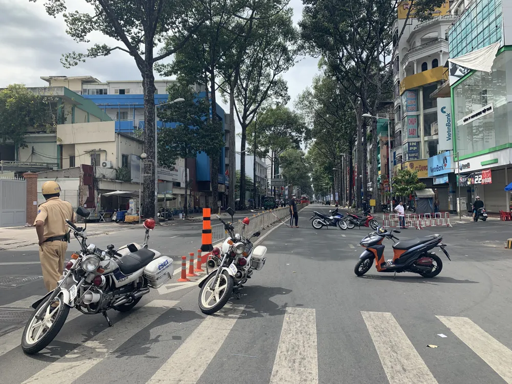 Cháy cửa hàng đặc sản Đà Lạt ở quận 5, nhiều tài sản bị thiêu rụi ảnh 13