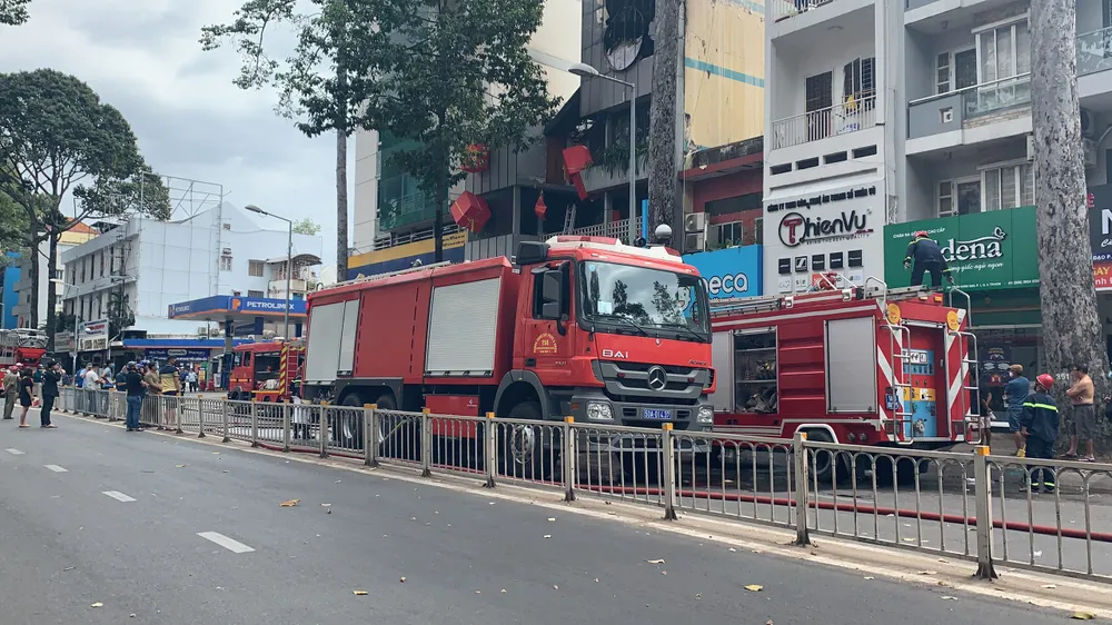 Cháy cửa hàng đặc sản Đà Lạt ở quận 5, nhiều tài sản bị thiêu rụi ảnh 5