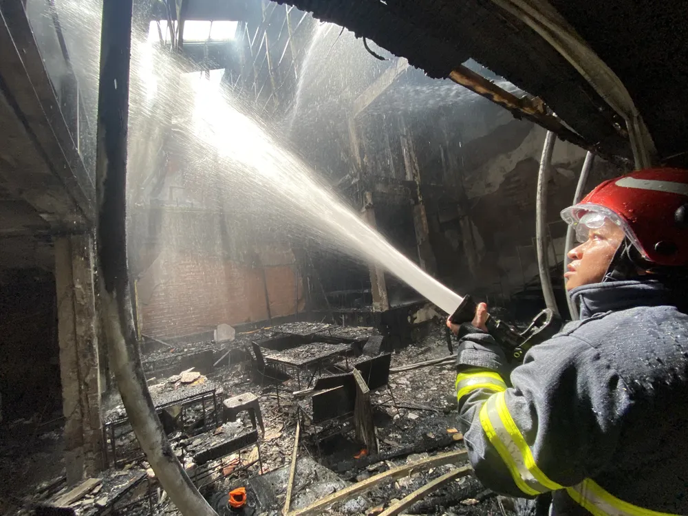 Cháy cửa hàng đặc sản Đà Lạt ở quận 5, nhiều tài sản bị thiêu rụi ảnh 15