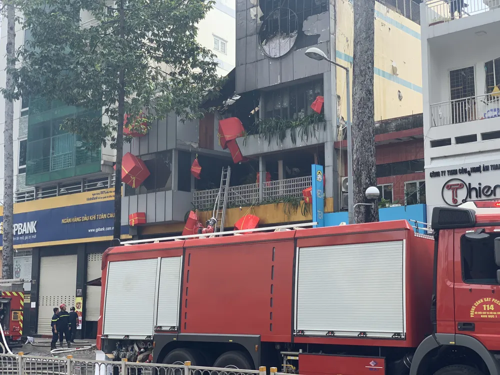 Cháy cửa hàng đặc sản Đà Lạt ở quận 5, nhiều tài sản bị thiêu rụi ảnh 9