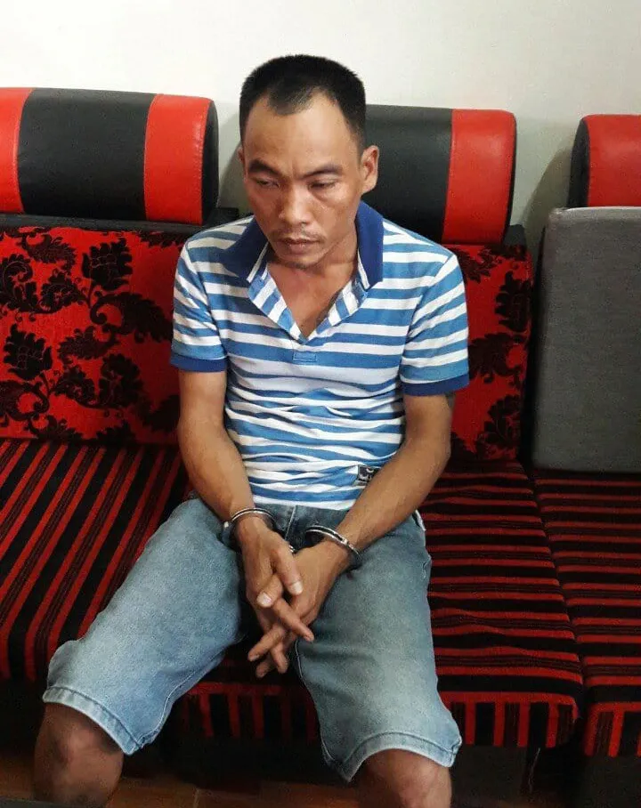 Người đàn ông ở quận 12 tự sản xuất rượu ngoại giả nhãn hiệu nổi tiếng  ảnh 3