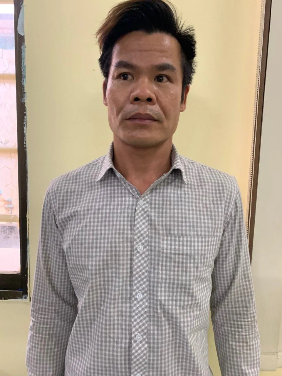 Khởi tố 22 đối tượng trong sòng bạc lớn ở quán cà phê tại quận Bình Tân ảnh 1