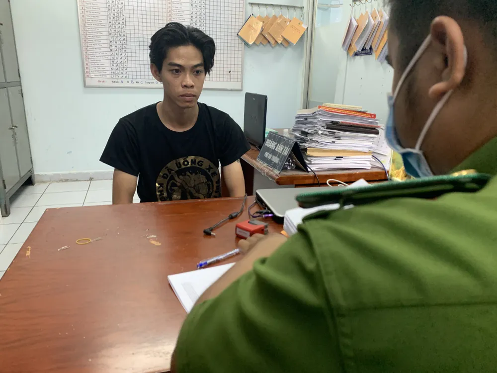 Công an lấy lời khai đối tượng Bằng