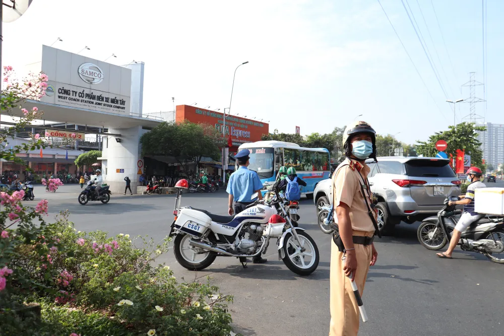 TPHCM tăng cường đảm bảo trật tự an toàn giao thông dịp Tết Nguyên đán 2021 ảnh 5