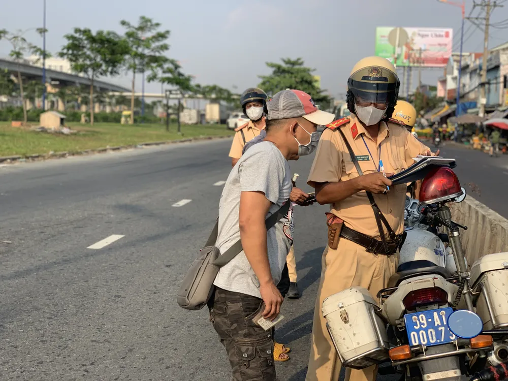 TPHCM tăng cường đảm bảo trật tự an toàn giao thông dịp Tết Nguyên đán 2021 ảnh 9