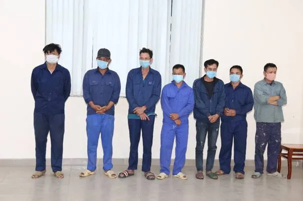 Bắt “ông trùm” chuyên mua bán hoá đơn giả trong đường dây làm xăng giả ở tỉnh Đồng Nai ảnh 7