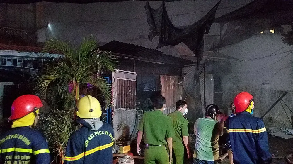 Cháy vựa thu mua phế liệu ở quận Bình Tân ảnh 3