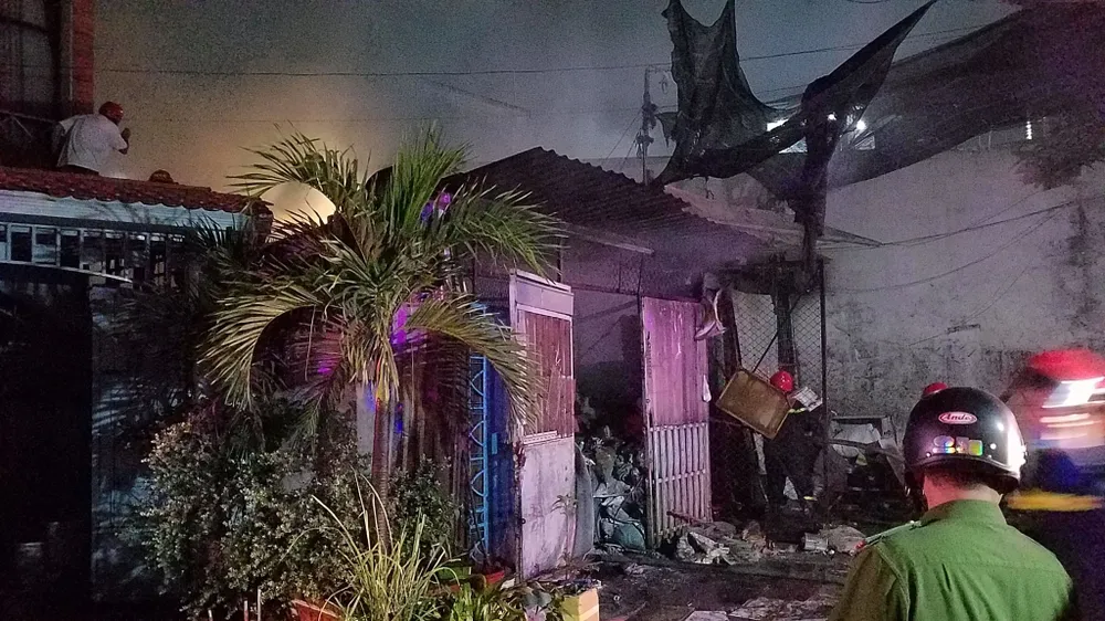 Cháy vựa thu mua phế liệu ở quận Bình Tân ảnh 5