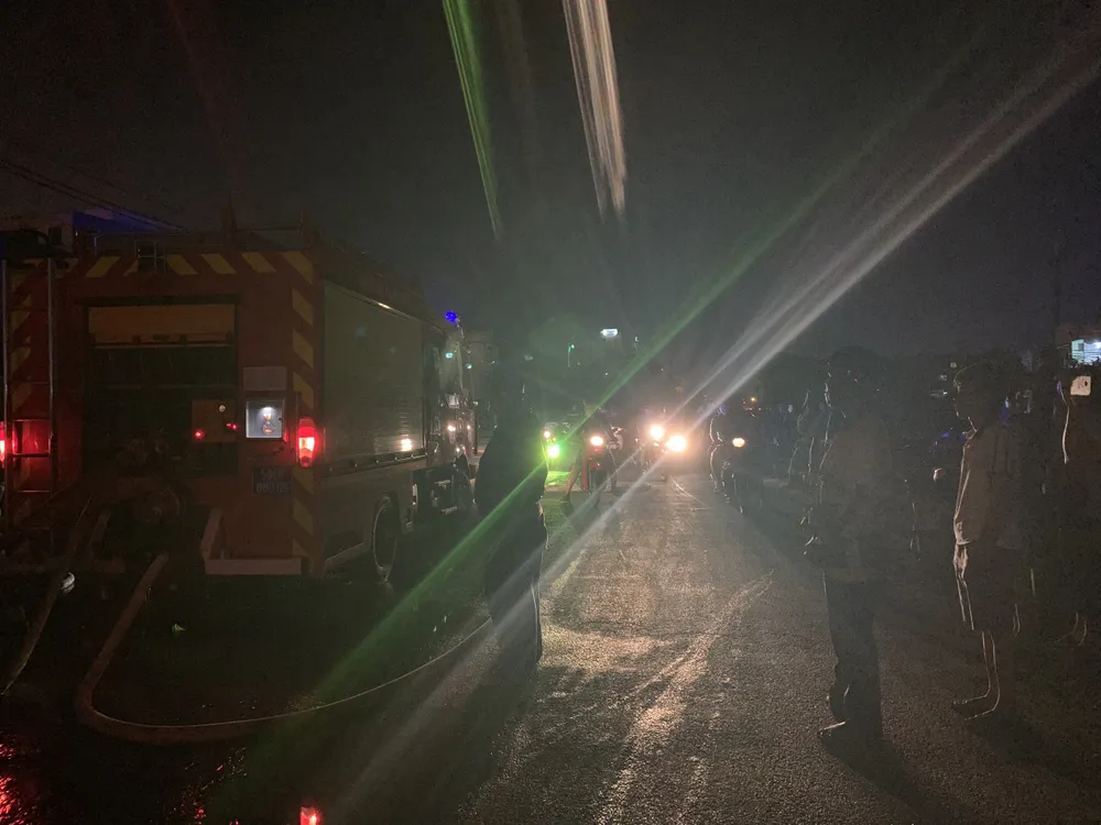 Cháy căn nhà 3 tầng ở TP Thủ Đức, nhiều người hoảng sợ ảnh 2