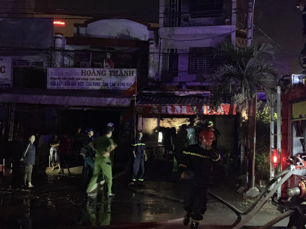 Cháy căn nhà 3 tầng ở TP Thủ Đức, nhiều người hoảng sợ ảnh 5