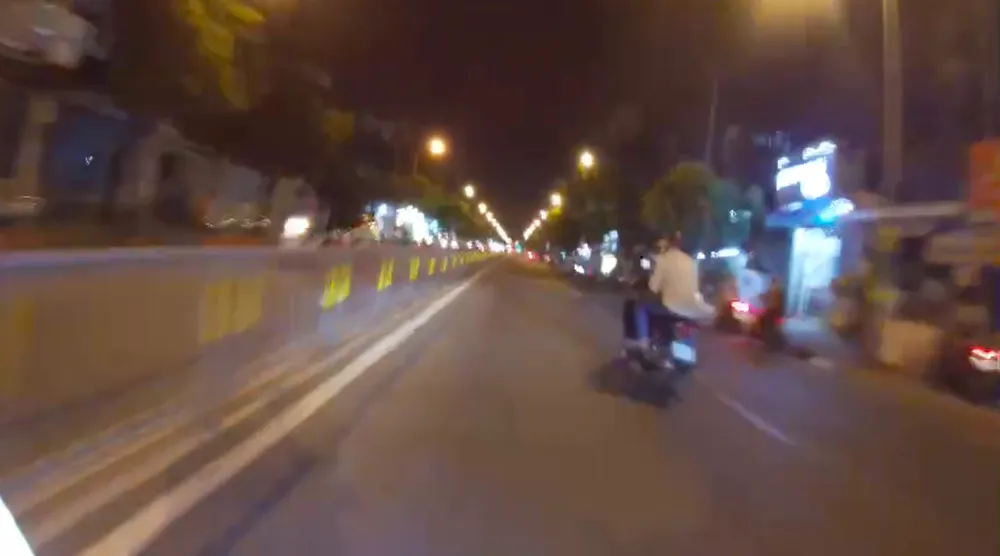 Trinh sát hình sự phóng xe truy đuổi, nổ súng chỉ thiên bắt kẻ trộm như phim ảnh 2