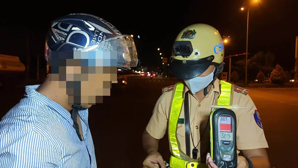 Tuần tra, kiểm soát xử lý với người điều khiển xe có chất ma túy, nồng độ cồn ở TPHCM ảnh 1