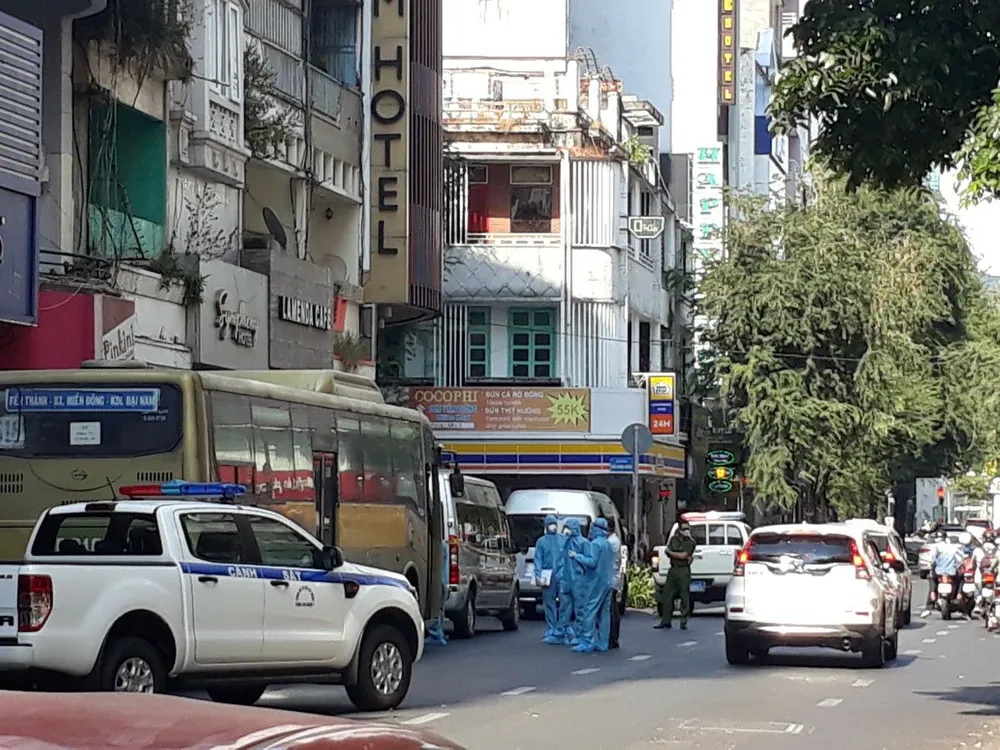 Khởi tố vụ án “Tổ chức cho người khác ở lại Việt Nam trái phép” ảnh 1