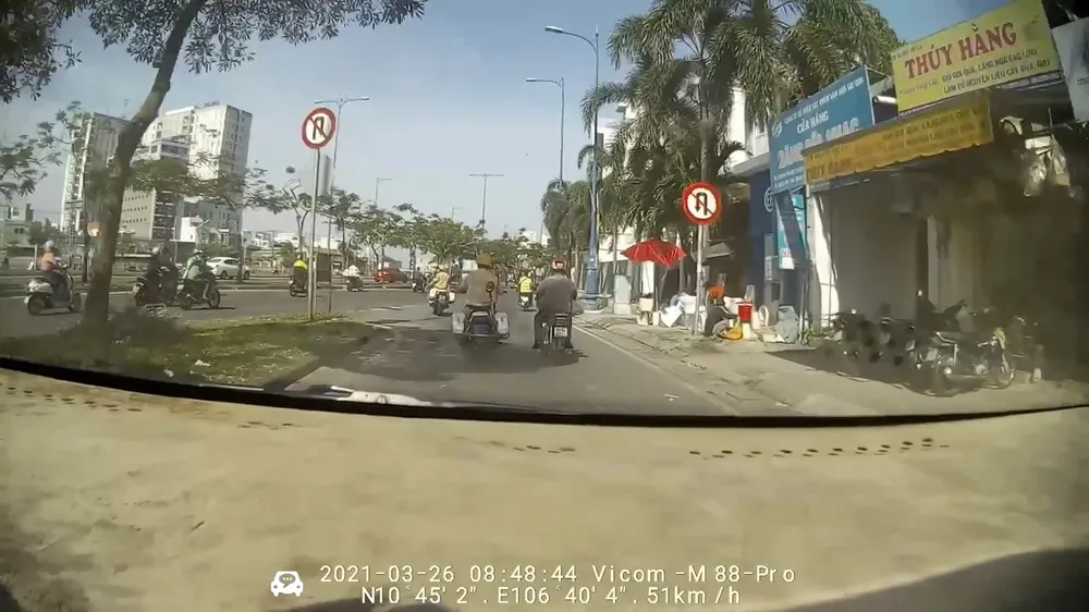 Khen thưởng 2 CSGT “mở đường” cho ô tô chở sản phụ đến bệnh viện ảnh 3