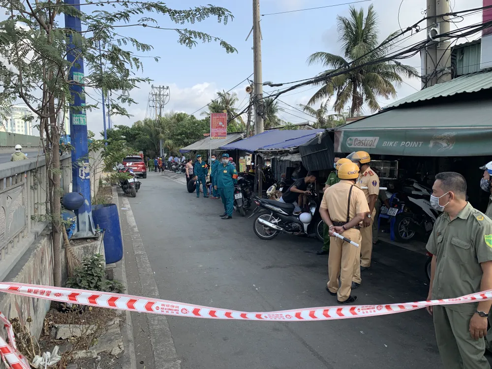 Công an TPHCM chỉ đạo điều tra làm rõ nguyên nhân vụ cháy khiến 6 người tử vong ảnh 5