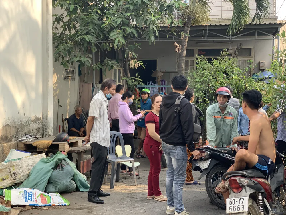 Vụ cháy khiến 6 người tử vong ở Thủ Đức: ''Gia đình nó nghèo lắm, giờ thằng chồng như người mất trí'' ảnh 1