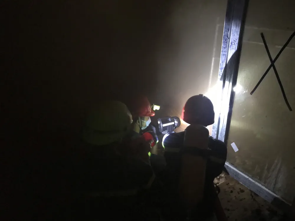 Lại cháy, lần này ngay trung tâm quận 1, sát Trường Ernst Thalmann ảnh 3