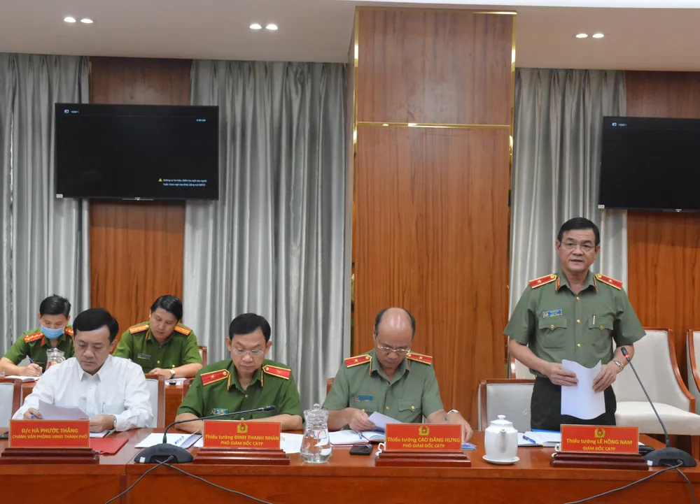 Thứ trưởng Bộ Công an Lê Quốc Hùng thăm, làm việc với Công an TPHCM ảnh 2