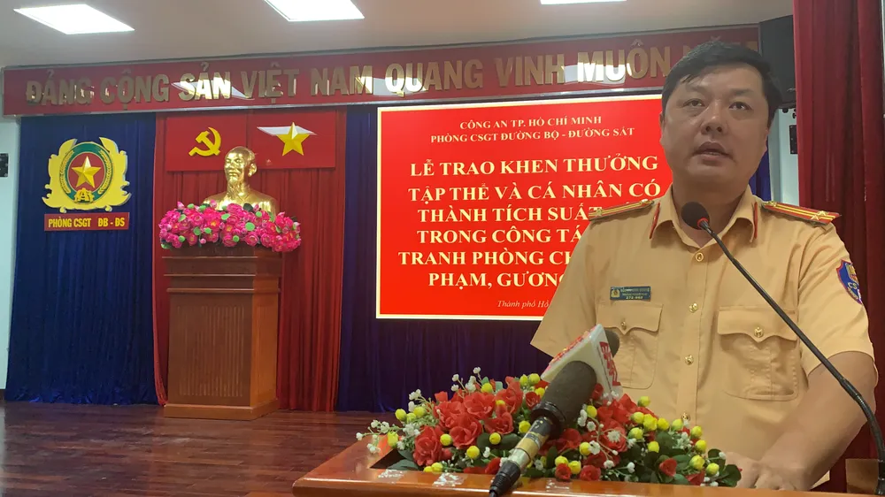 Công an TPHCM khen thưởng nhiều CSGT phòng chống tội phạm ảnh 4