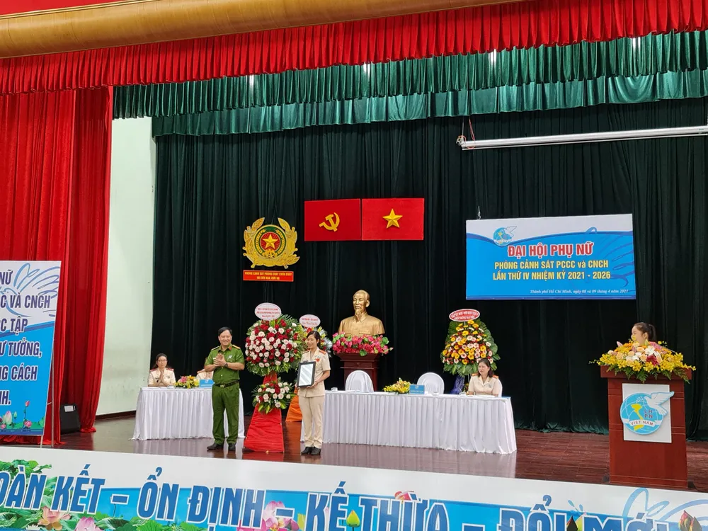 Hội phụ nữ Phòng Cảnh sát PCCC&CNCH “Đoàn kết, ổn định, kế thừa, đổi mới” ảnh 4