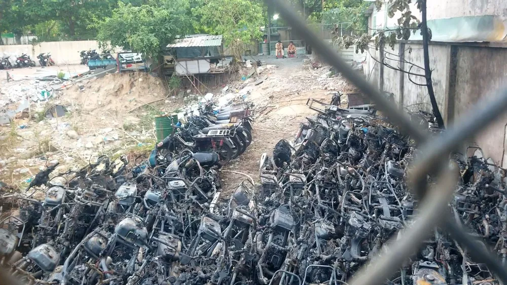 Nguyên nhân ban đầu vụ cháy bãi xe của CSGT TP Thủ Đức  ảnh 1