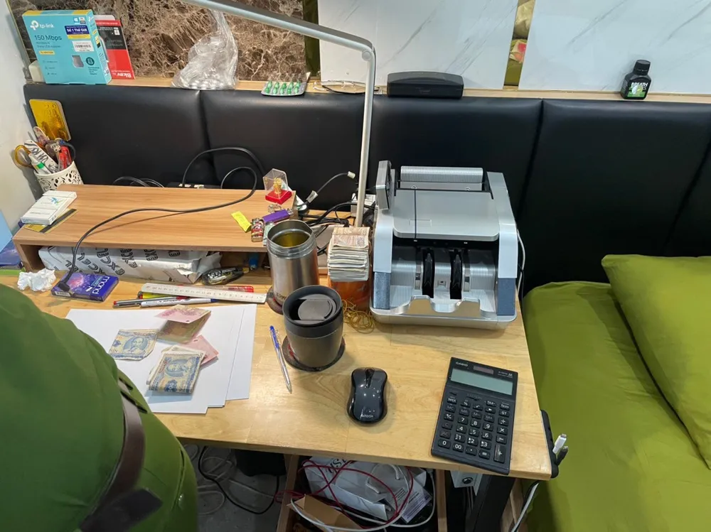 Bộ Công an phá đường dây lô đề hơn 500 tỷ đồng ở TPHCM ảnh 4