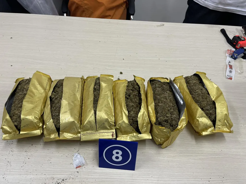 Phát hiện gần 36 kg ma túy các loại trong lô hàng quà biếu ảnh 10