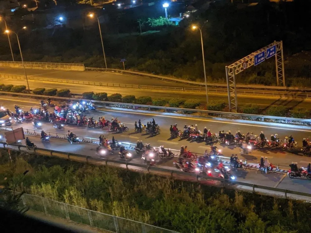 Khởi tố, bắt tạm giam 5 “quái xế” chặn đường cao tốc đua xe ảnh 3