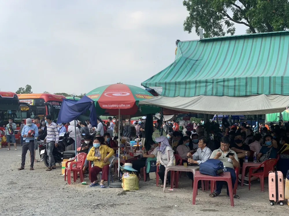 Nhiều vi phạm tại “bến xe cóc” 397 Đinh Bộ Lĩnh ảnh 3