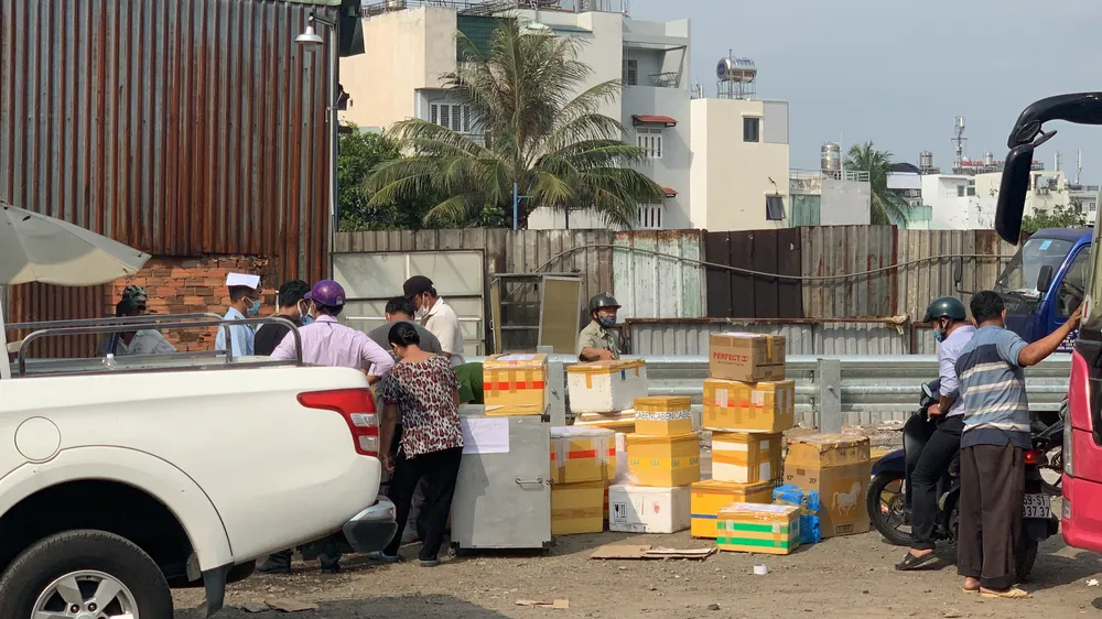 Nhiều vi phạm tại “bến xe cóc” 397 Đinh Bộ Lĩnh ảnh 5