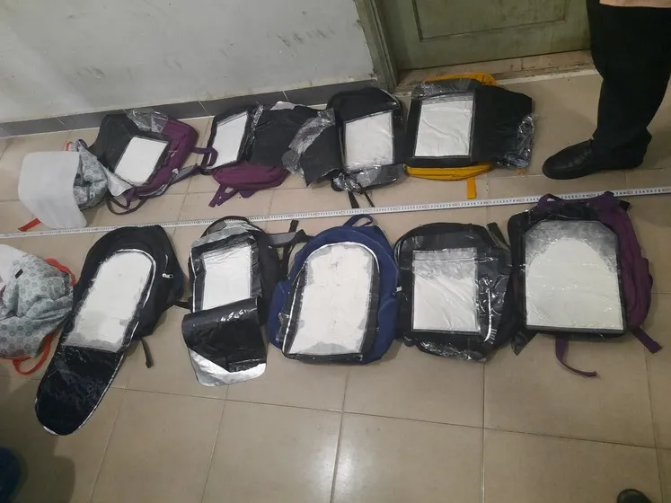 Bắt 2 đối tượng thu 30 bánh heroin, 60 ngàn viên ma túy tổng hợp ảnh 1