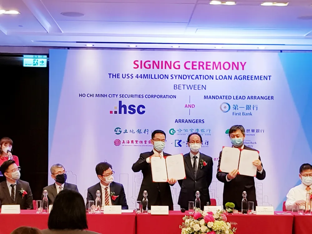 Ngân hàng First Commercial Bank cùng Công ty Cổ phần chứng khoán TPHCM ký kết hợp đồng 44 triệu USD ảnh 2