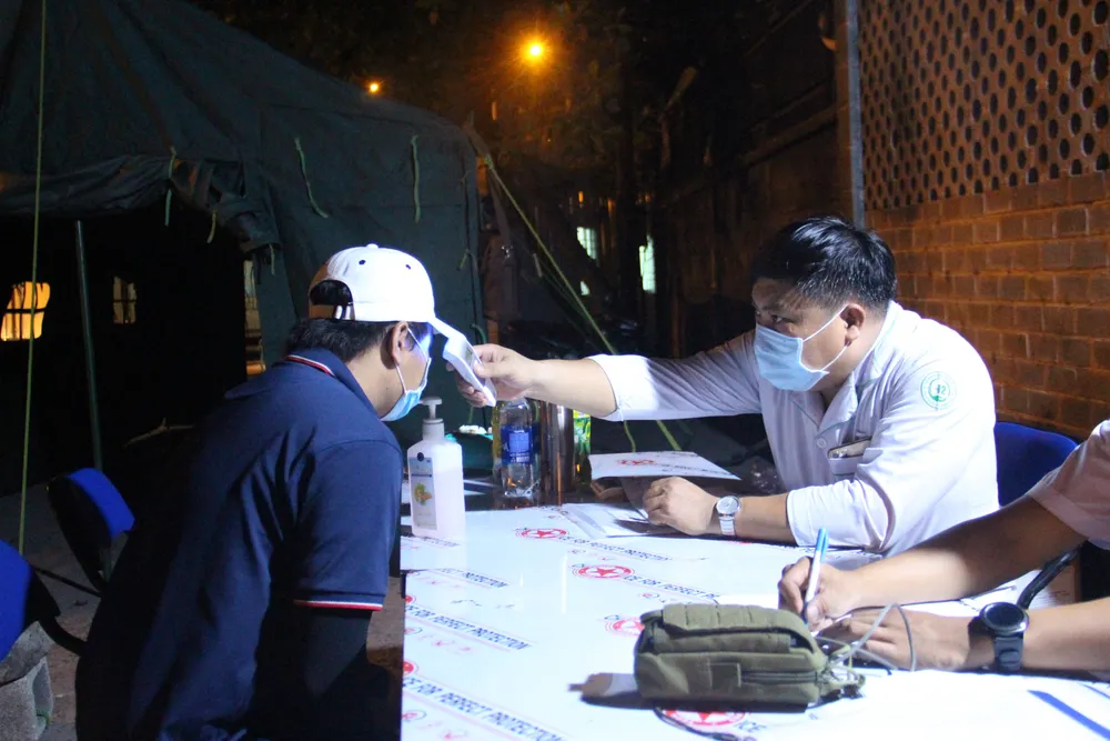 Chốt, trạm kiểm soát phòng, chống dịch Covid-19 ra vào TPHCM hoạt động cả thứ bảy, chủ nhật ảnh 2